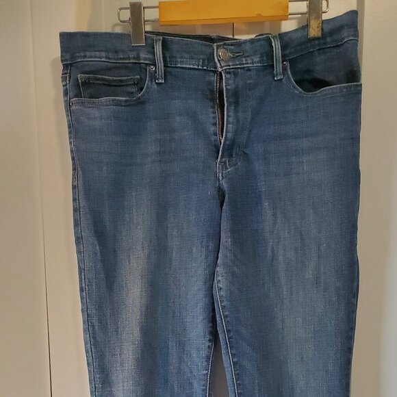 Levi' 512 Slimming Straight Boot Cut - Picture 1 of 4